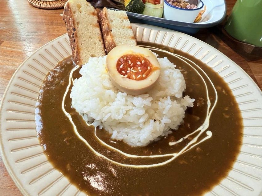 台南甜點一日遊攻略！五月天瑪莎妹妹開的民宿咖啡廳，台南新美街巷弄甜點店。