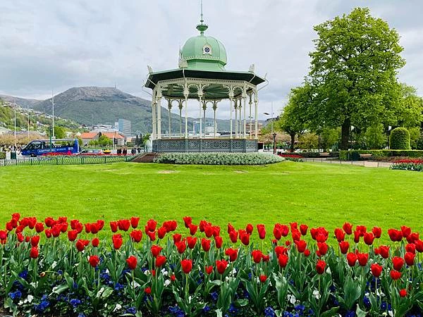 《北歐旅遊 | 挪威卑爾根 Bergen》菲爾鈴瀑布Voringfossen、呂根、弗羅伊恩山 | 公主fun出遊（第三篇）