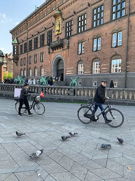 《北歐三國丹麥挪威瑞典旅遊 | 行前準備規劃 | 安全注意事項》丹麥：哥本哈根市區一日遊 | 市政廳廣場、漢...