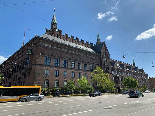 《北歐三國丹麥挪威瑞典旅遊 | 行前準備規劃 | 安全注意事項》丹麥：哥本哈根市區一日遊 | 市政廳廣場、漢...