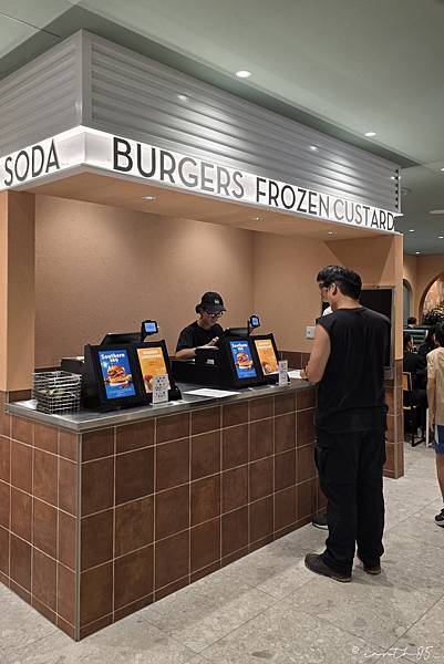 [ 日本美食 ] Shake Shack-日本成田機場第一航