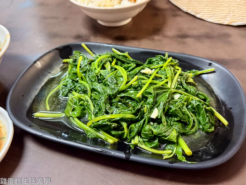 花蓮車站美食推薦！車頭虱目魚30年老店，Google4.2星評價晚來吃不到。