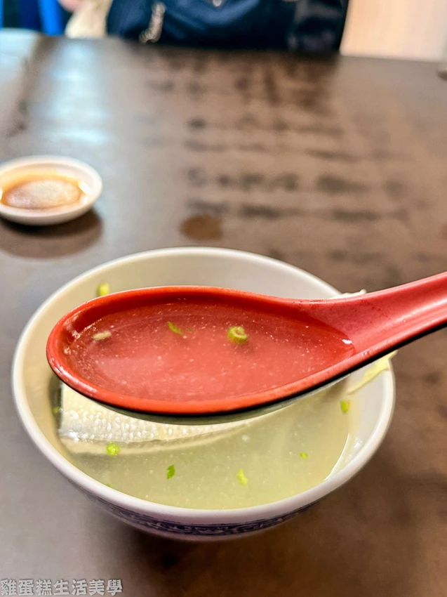 花蓮車站美食推薦！車頭虱目魚30年老店，Google4.2星評價晚來吃不到。