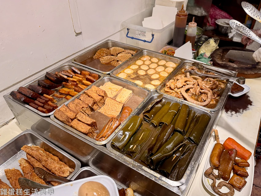 新竹美食推薦!莛芳麵食館在地人也愛客家麵食,鍋氣味炒飯、滷肉飯超夠味。