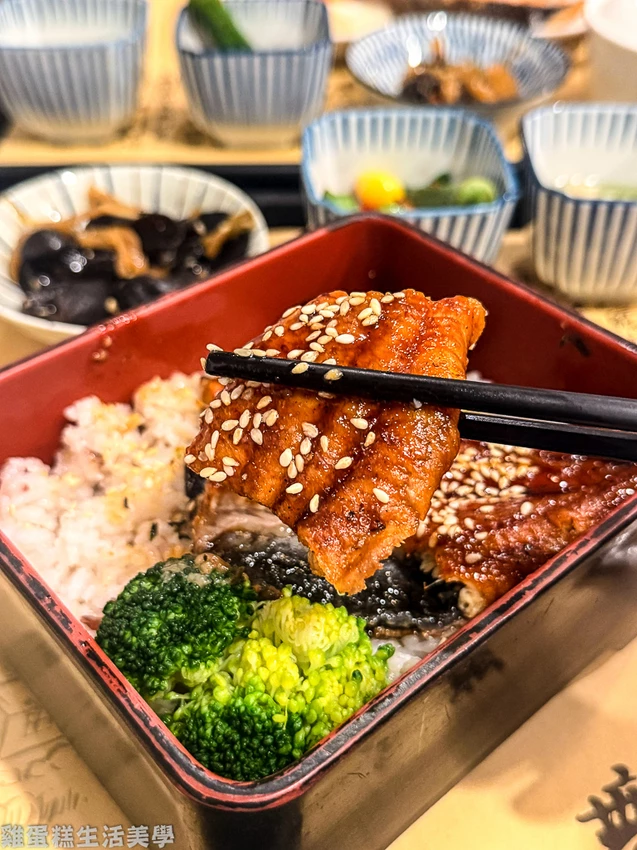 台中公益路美食！中式庭園餐廳 無為草堂 米其林綠星，古色古香時光體驗。