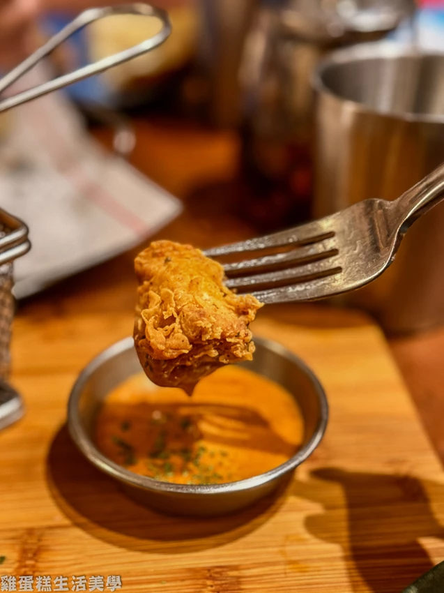 林口outlet旁約會聚餐首選！意享美式廚房空間寬敞，挑高設計還有私人小包廂。