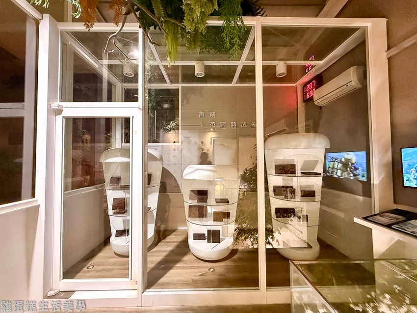 全台最美飲料店！台中吃茶三千概念店40年老宅變空中茶園，國王珍珠奶茶必點。