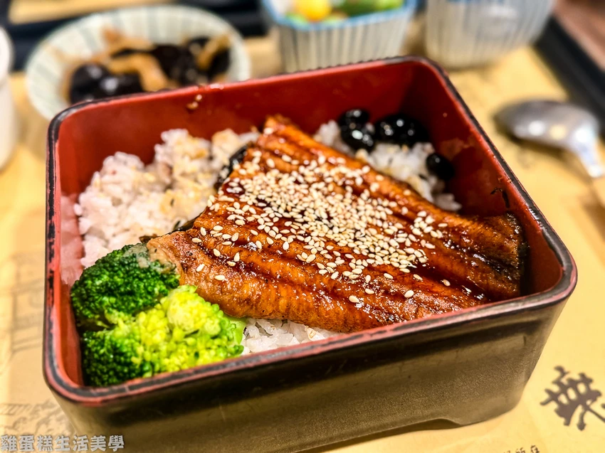 台中公益路美食！中式庭園餐廳 無為草堂 米其林綠星，古色古香時光體驗。