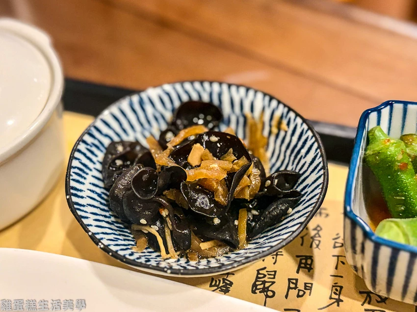 台中公益路美食！中式庭園餐廳 無為草堂 米其林綠星，古色古香時光體驗。