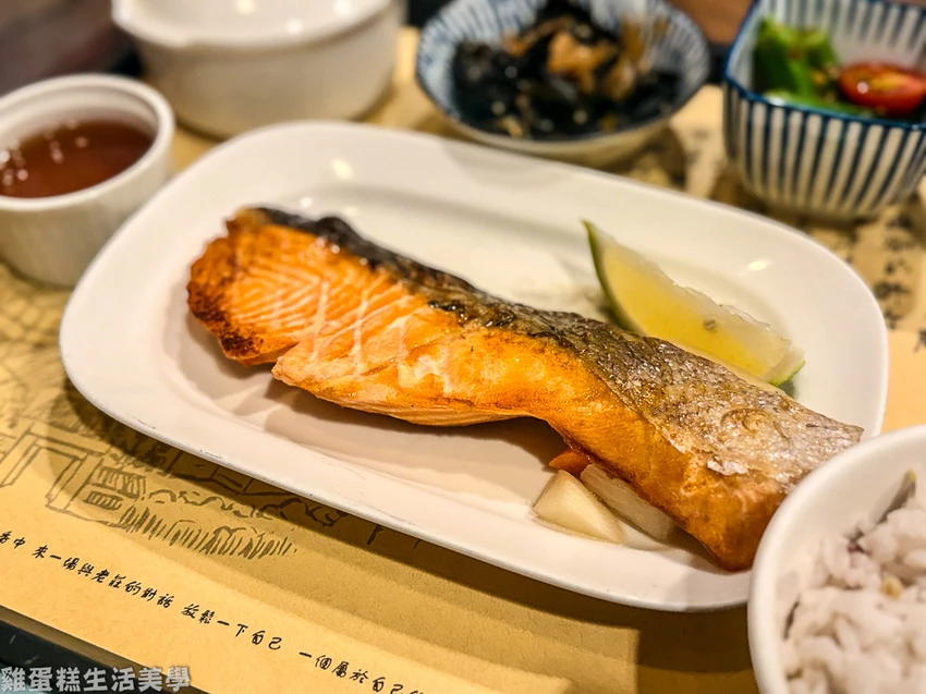 台中公益路美食！中式庭園餐廳 無為草堂 米其林綠星，古色古香時光體驗。