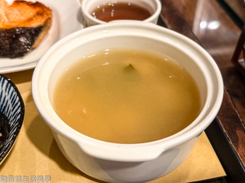 台中公益路美食！中式庭園餐廳 無為草堂 米其林綠星，古色古香時光體驗。