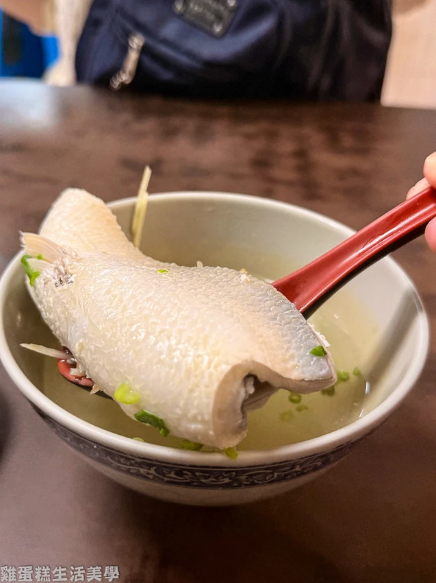 花蓮車站美食推薦！車頭虱目魚30年老店，Google4.2星評價晚來吃不到。