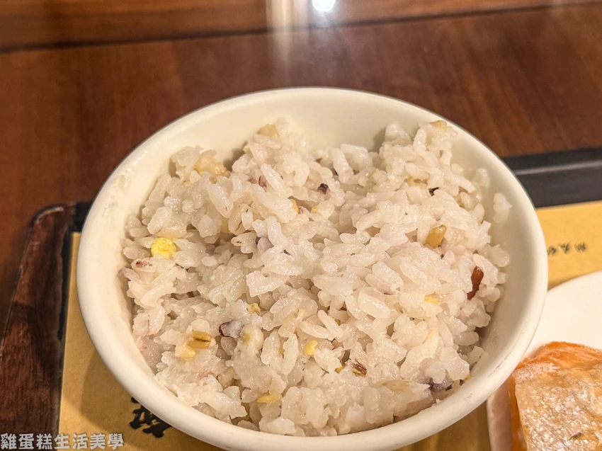 台中公益路美食！中式庭園餐廳 無為草堂 米其林綠星，古色古香時光體驗。