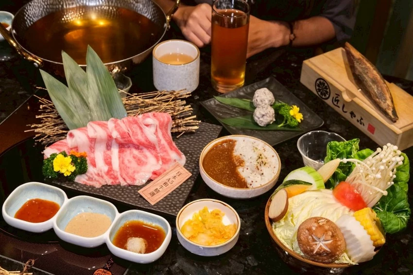 台中火鍋高CP值推薦！匠極緻鍋物A5和牛火鍋千元有找，再送帝王蟹二吃。