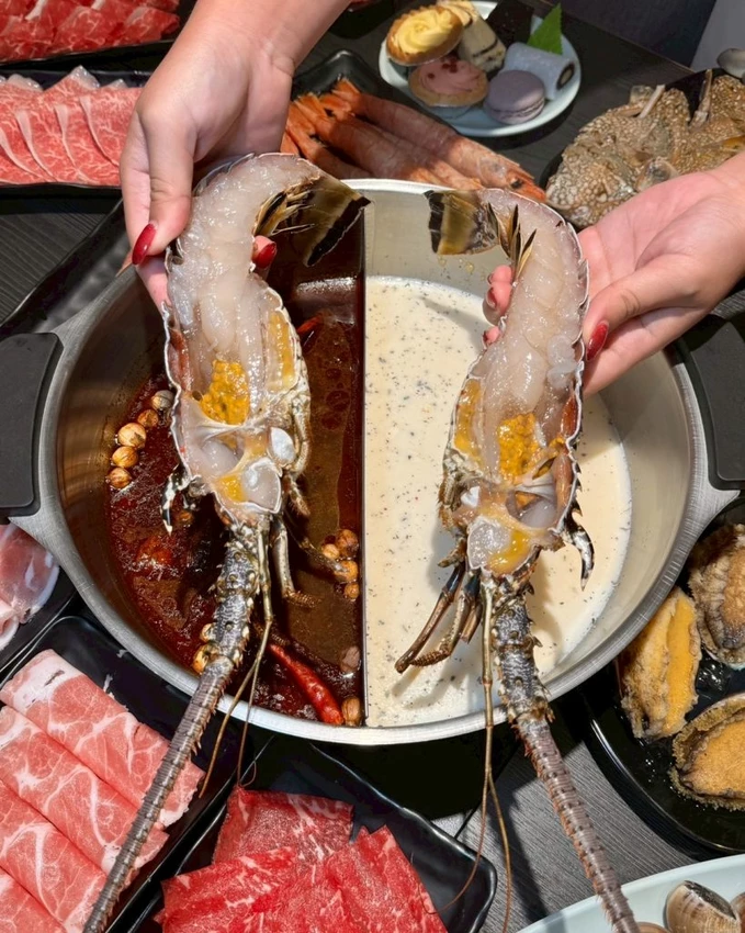 中壢火鍋吃到飽推薦!魔椒頂級鴛鴦鍋海鮮 A5和牛吃到飽,壽星再送龍蝦。
