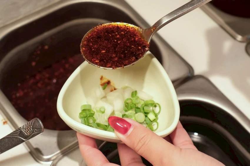 中壢火鍋吃到飽推薦!魔椒頂級鴛鴦鍋海鮮 A5和牛吃到飽,壽星再送龍蝦。