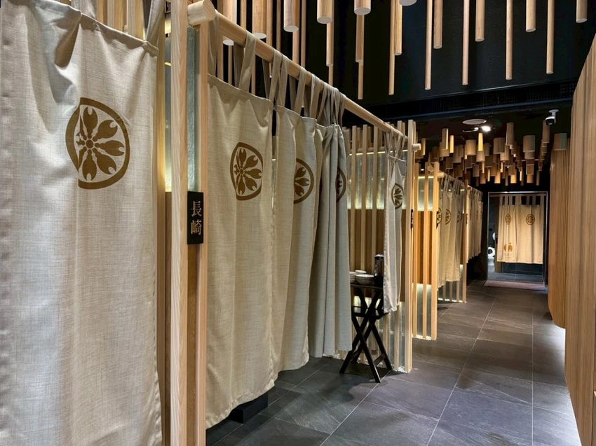 台中火鍋高CP值推薦！匠極緻鍋物A5和牛火鍋千元有找，再送帝王蟹二吃。