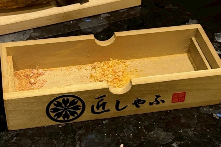 台中火鍋高CP值推薦！匠極緻鍋物A5和牛火鍋千元有找，再送帝王蟹二吃。