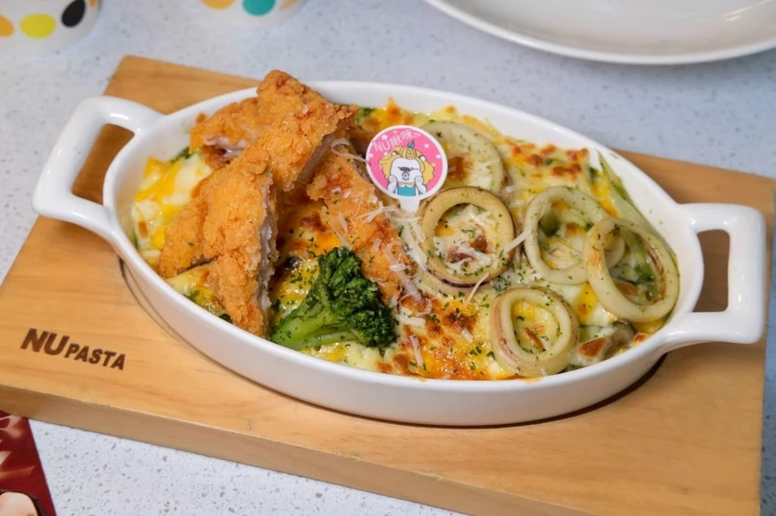 台中義大利麵推薦！NU PASTA 義大利麵聯名「人浮於愛」限定套餐，浮誇系雙主食義大利麵。