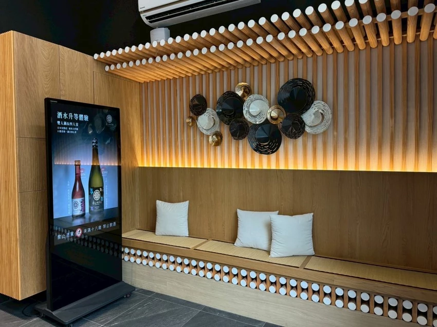 台中火鍋高CP值推薦！匠極緻鍋物A5和牛火鍋千元有找，再送帝王蟹二吃。