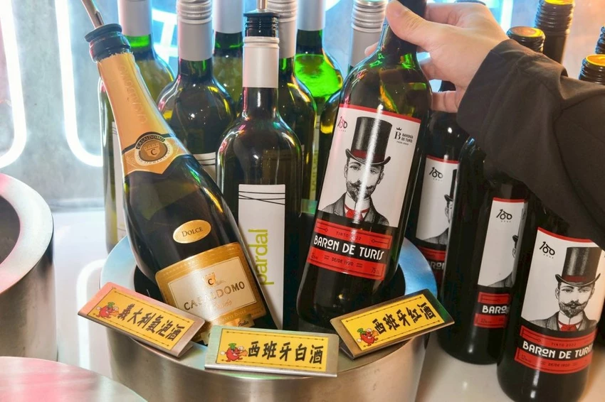 中壢火鍋吃到飽推薦!魔椒頂級鴛鴦鍋海鮮 A5和牛吃到飽,壽星再送龍蝦。