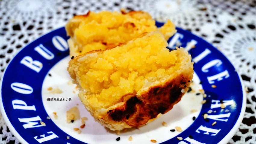 基隆巷弄銅板美食神級小吃!阿國碳烤燒餅$15元起,每日下午開賣大排長龍。