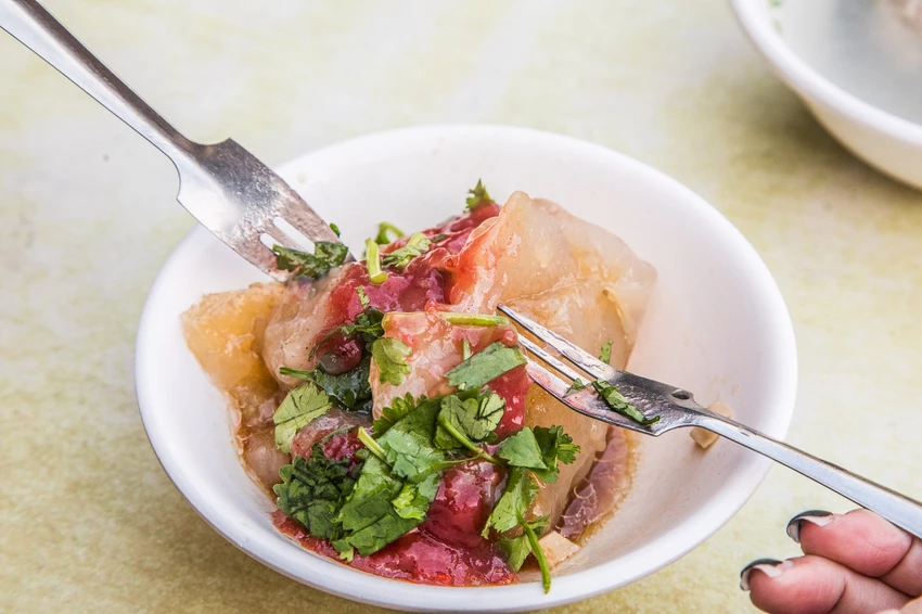 鹿港第一市場必吃老攤！祖傳三代肉圓林，傳統彰化肉圓Q勁十足不油膩。