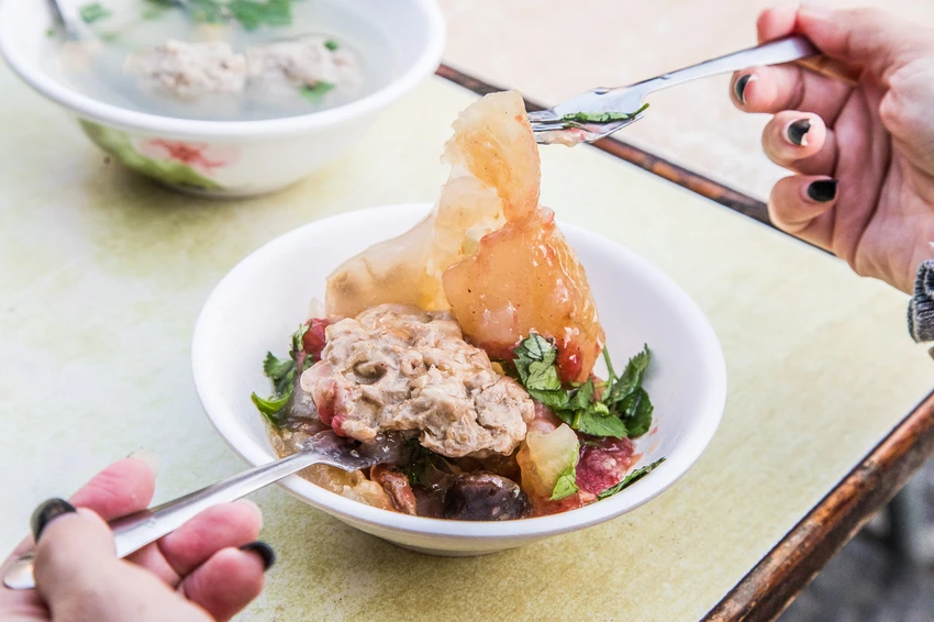 鹿港第一市場必吃老攤！祖傳三代肉圓林，傳統彰化肉圓Q勁十足不油膩。