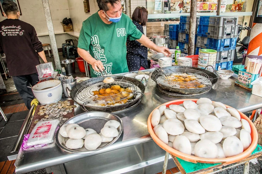 鹿港第一市場必吃老攤！祖傳三代肉圓林，傳統彰化肉圓Q勁十足不油膩。