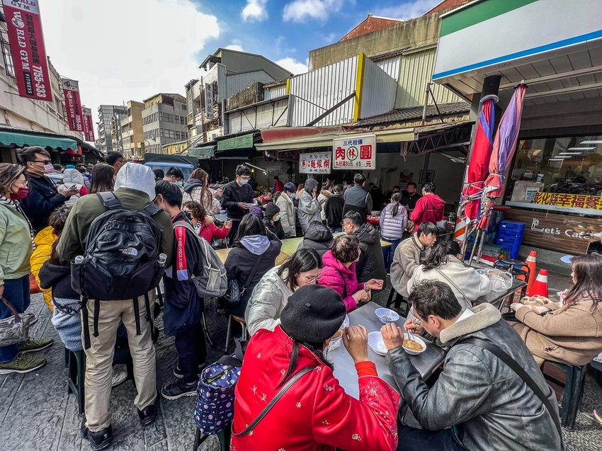鹿港第一市場必吃老攤！祖傳三代肉圓林，傳統彰化肉圓Q勁十足不油膩。