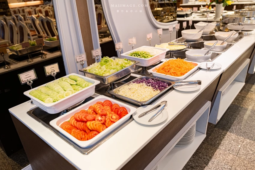 曼谷高CP值住宿！皇家本佳大酒店，市景豪華房坐擁180度夜景。