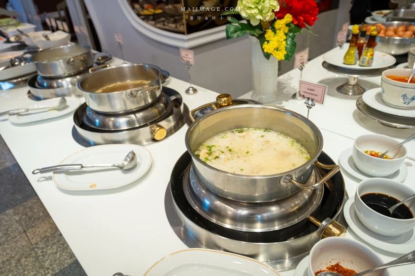 曼谷高CP值住宿！皇家本佳大酒店，市景豪華房坐擁180度夜景。