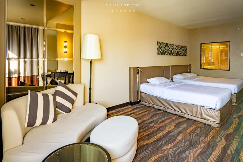 曼谷高CP值住宿！皇家本佳大酒店，市景豪華房坐擁180度夜景。