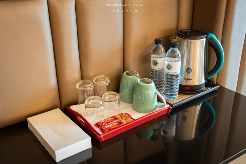 曼谷高CP值住宿！皇家本佳大酒店，市景豪華房坐擁180度夜景。