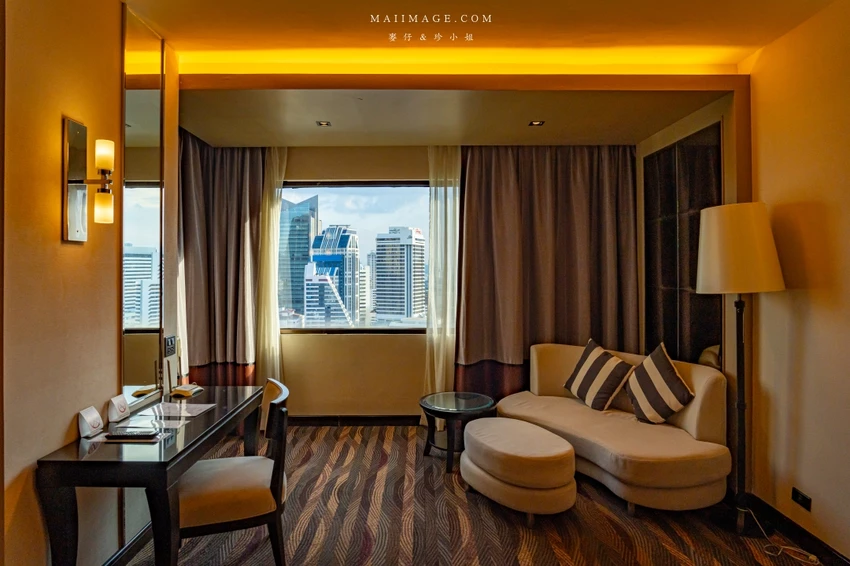 曼谷高CP值住宿！皇家本佳大酒店，市景豪華房坐擁180度夜景。