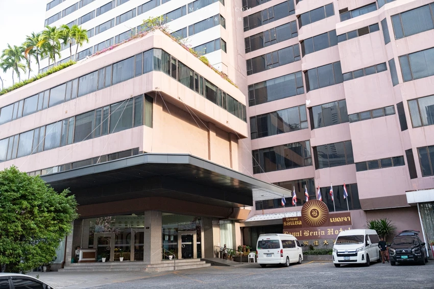 曼谷高CP值住宿！皇家本佳大酒店，市景豪華房坐擁180度夜景。