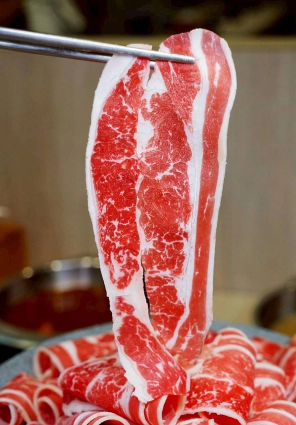 火鍋控必收！似錦涮30+種時蔬火鍋料飲料吃到飽，還有似錦堂蛋捲當甜點！