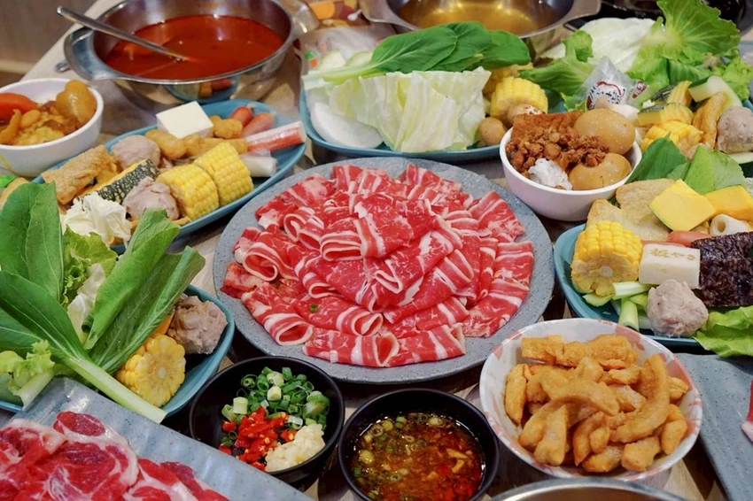 火鍋控必收！似錦涮30+種時蔬火鍋料飲料吃到飽，還有似錦堂蛋捲當甜點！