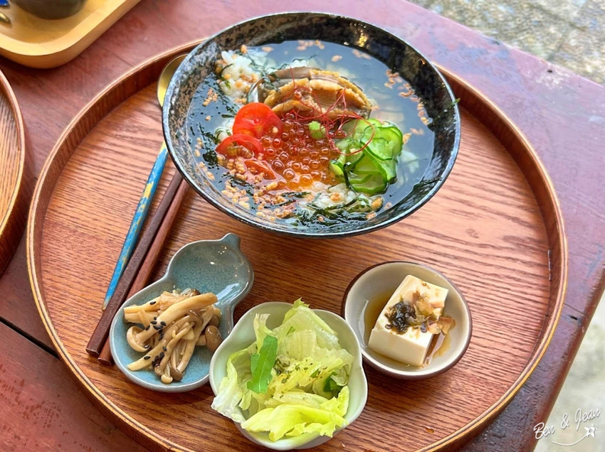 【正濱漁港】基隆必遊景點彩色小漁村、阿根納造船廠，光雕秀～美食餐廳景點一次報給你