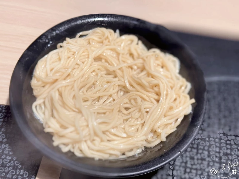 【不一羊一碗小羊肉】人氣必點紅燒羊肉湯， 湯頭內用可免費喝到飽