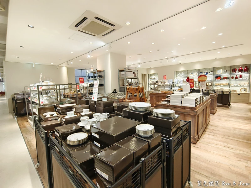 【永旺夢樂城則名古屋武花園&則武之森】蔦屋書店超大書牆、吉卜力龍貓瓷器、永旺商場美食餐廳、百元商店3co