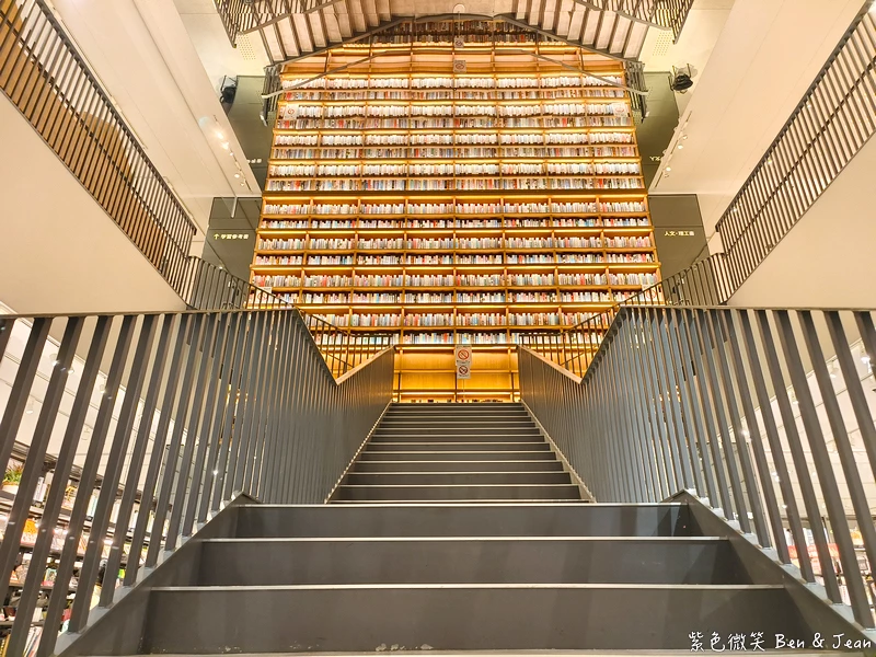 【永旺夢樂城則名古屋武花園&則武之森】蔦屋書店超大書牆、吉卜力龍貓瓷器、永旺商場美食餐廳、百元商店3co