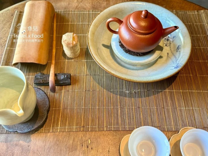 宜蘭礁溪～日光山茶屋｜鄉野間的白色建築，優雅靜謐的泡茶文化體驗 - 魚兒 x 牽手明太子的「視」界旅行