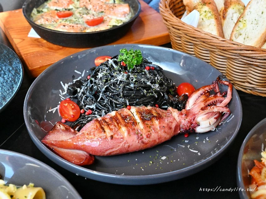 ABV閣樓餐酒館板橋府中店｜隱身在高樓中歐陸餐酒館，主打多款特造型義大利麵，尾牙春酒優惠開跑 - 糖糖's...