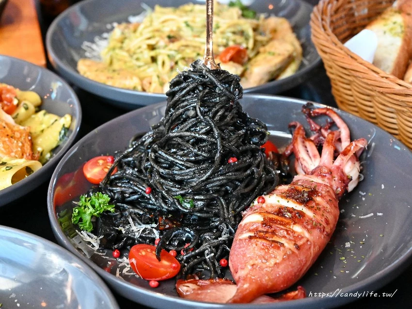 ABV閣樓餐酒館板橋府中店｜隱身在高樓中歐陸餐酒館，主打多款特造型義大利麵，尾牙春酒優惠開跑 - 糖糖's...