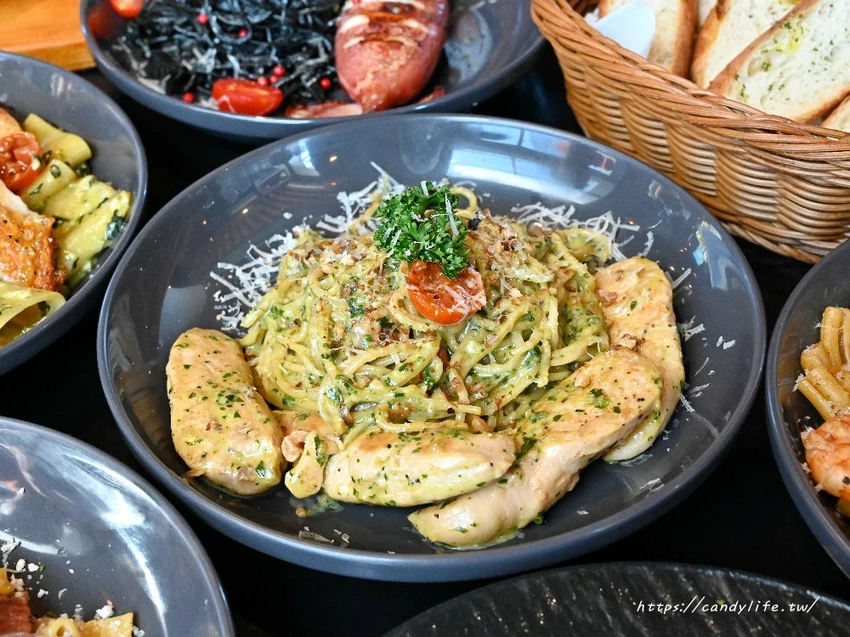 ABV閣樓餐酒館板橋府中店｜隱身在高樓中歐陸餐酒館，主打多款特造型義大利麵，尾牙春酒優惠開跑 - 糖糖's...