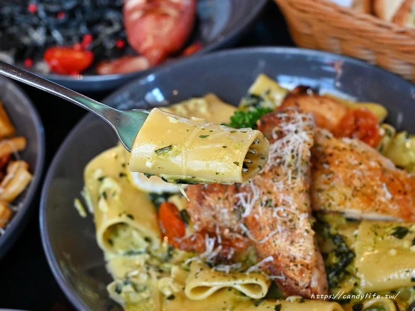 ABV閣樓餐酒館板橋府中店｜隱身在高樓中歐陸餐酒館，主打多款特造型義大利麵，尾牙春酒優惠開跑 - 糖糖's...