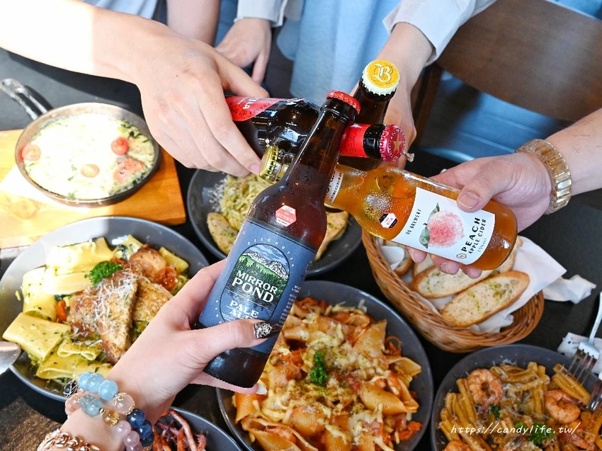 ABV閣樓餐酒館板橋府中店｜隱身在高樓中歐陸餐酒館，主打多款特造型義大利麵，尾牙春酒優惠開跑 - 糖糖's...