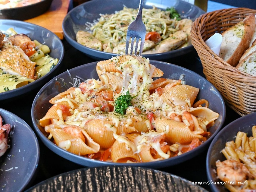 ABV閣樓餐酒館板橋府中店｜隱身在高樓中歐陸餐酒館，主打多款特造型義大利麵，尾牙春酒優惠開跑 - 糖糖's...