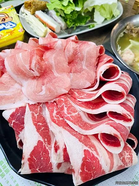 富樂台式涮涮鍋09-頂級豬肉與培根牛.jpg 富樂台式涮涮鍋09-頂級豬肉與培根牛.jpg